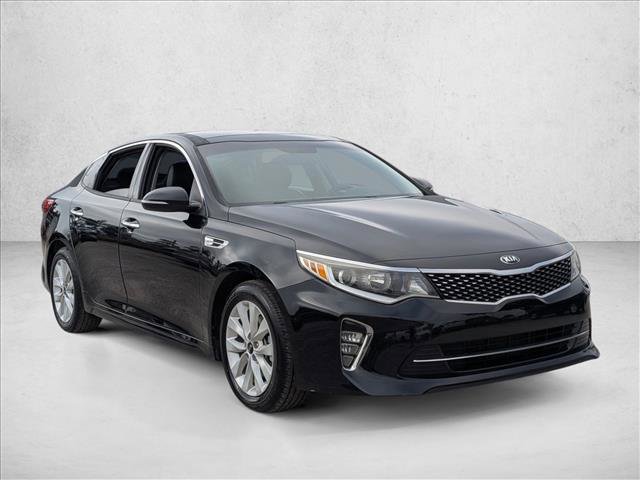 Used 2018 Kia Optima S w/ Panoramic Sunroof Package image 3