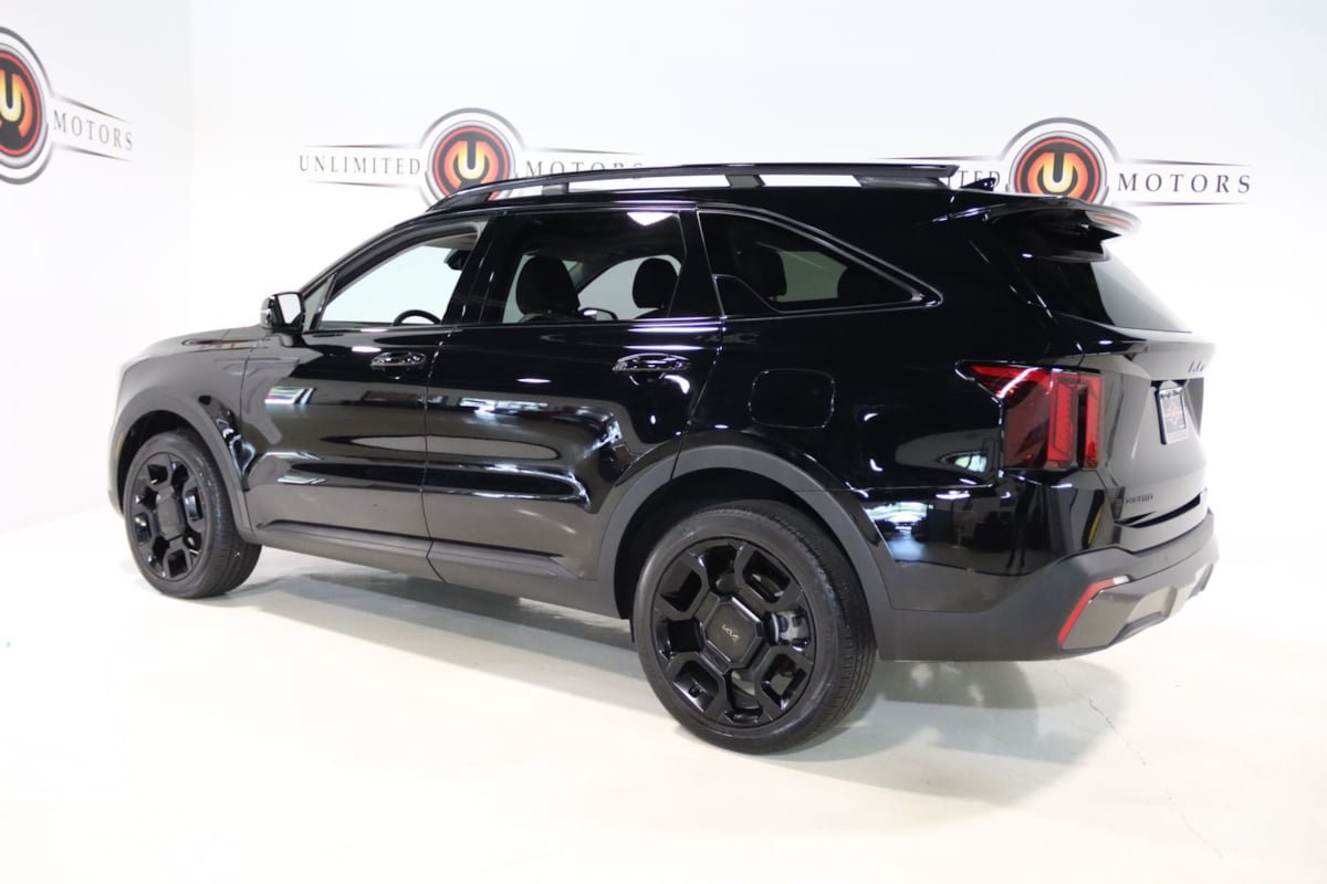 Used 2025 Kia Sorento SX AWD/4WD image 3