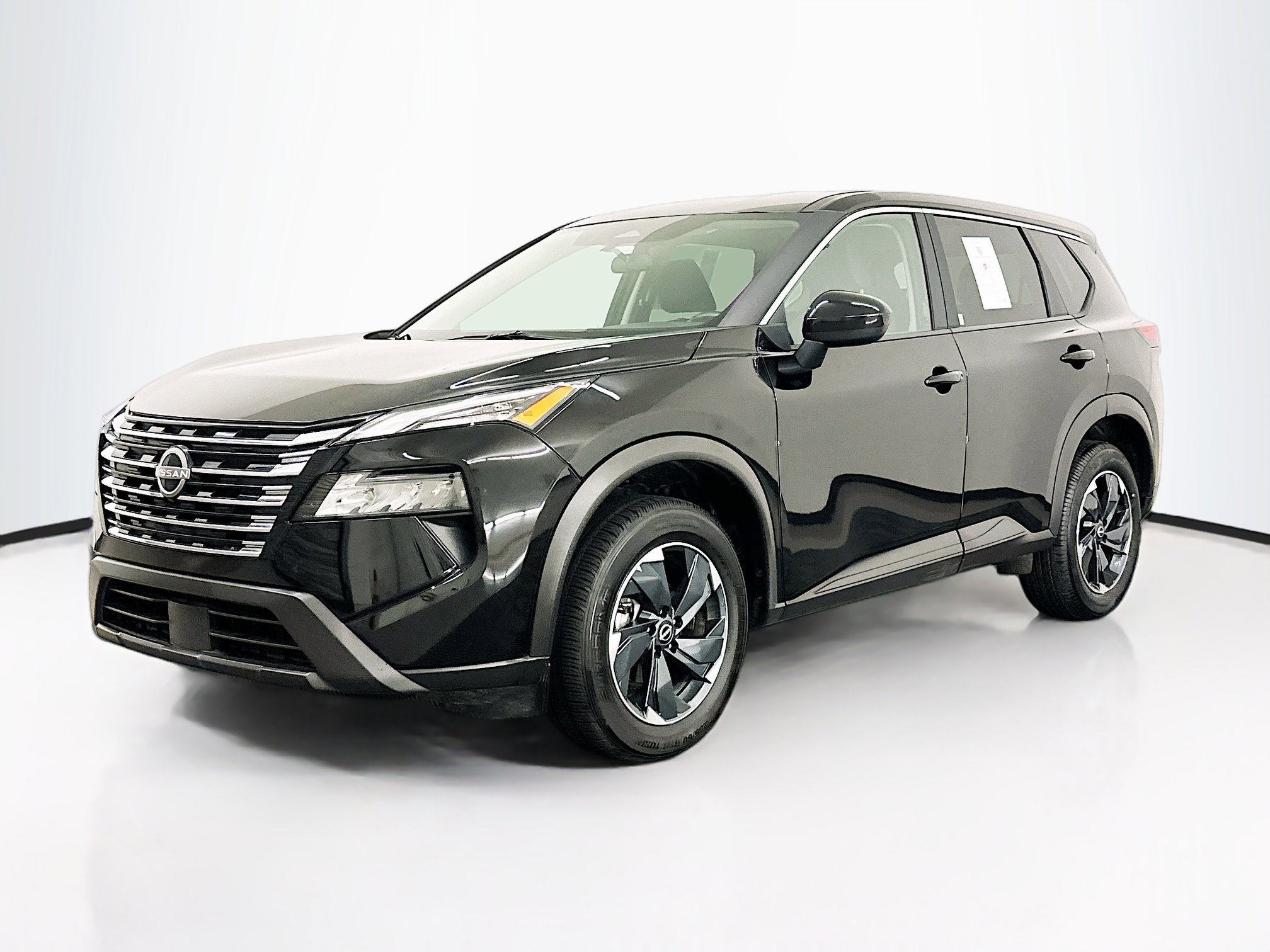 Used 2025 Nissan Rogue SV image 3