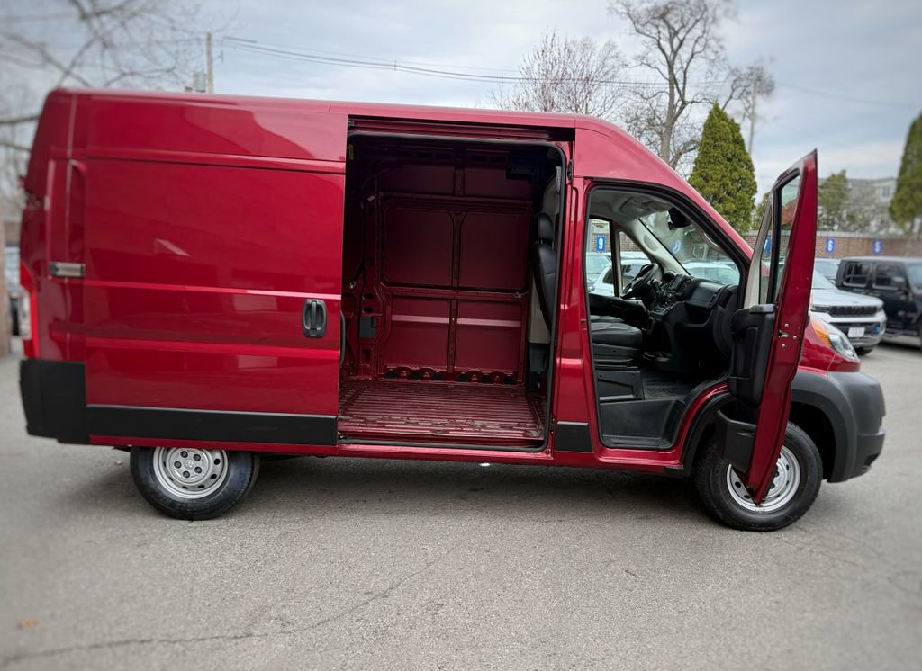 Used 2022 RAM ProMaster 2500 w/ Driver Convenience Group FWD image 17