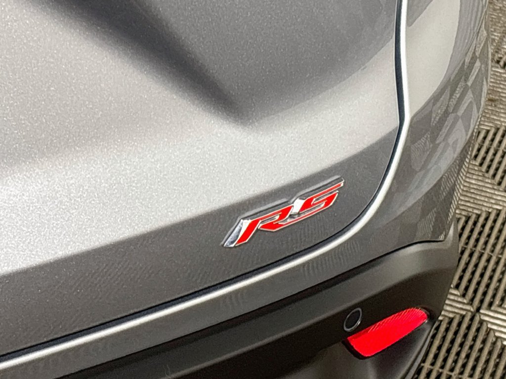 Used 2024 Chevrolet Trax RS w/ Sunroof Package FWD image 24
