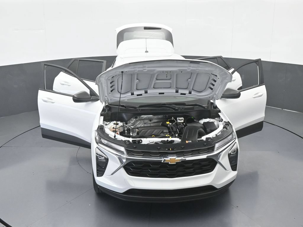 Used 2025 Chevrolet Trax LS FWD image 63
