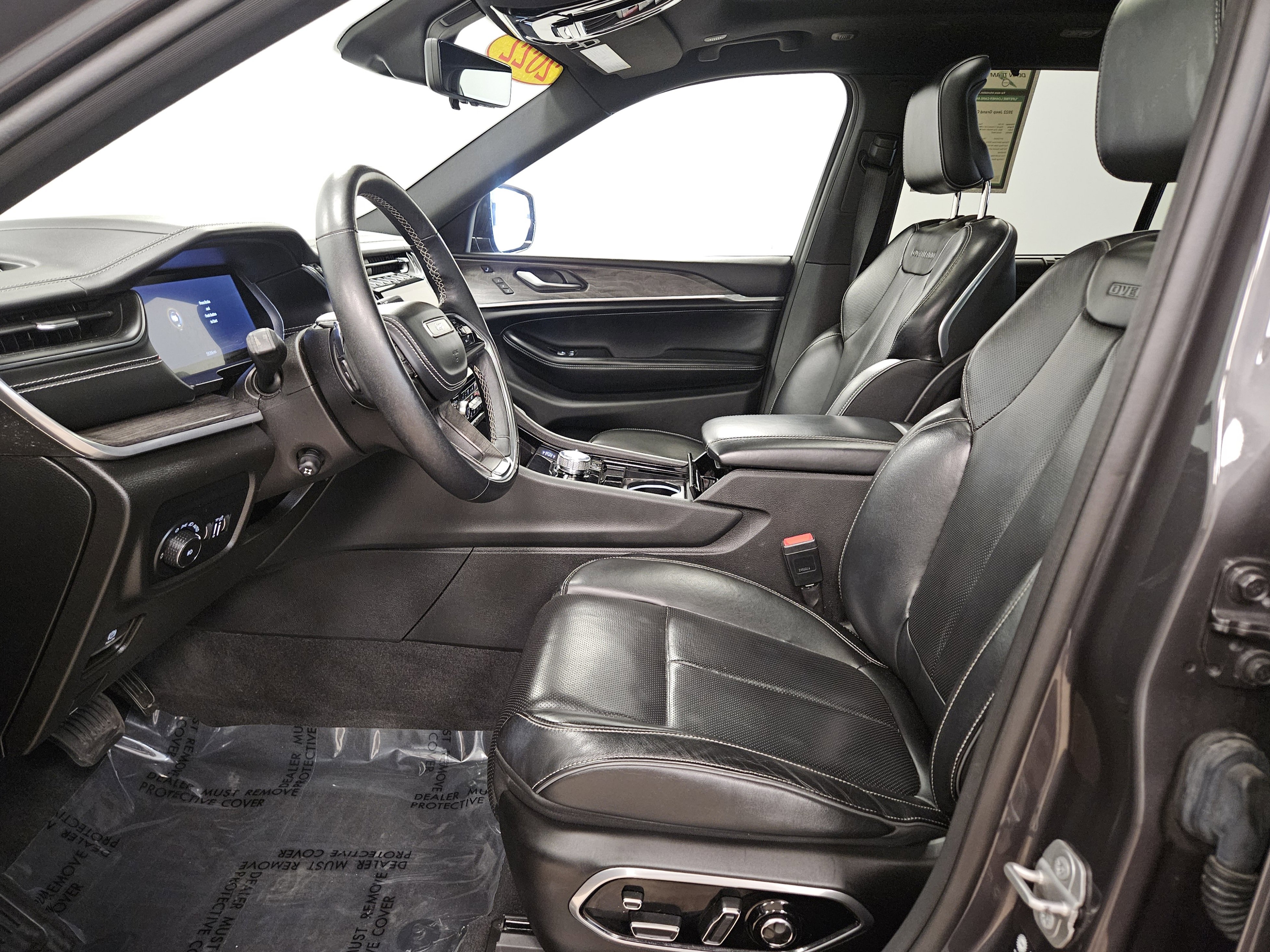 Used 2022 Jeep Grand Cherokee Overland w/ Luxury Tech Group IV image 7