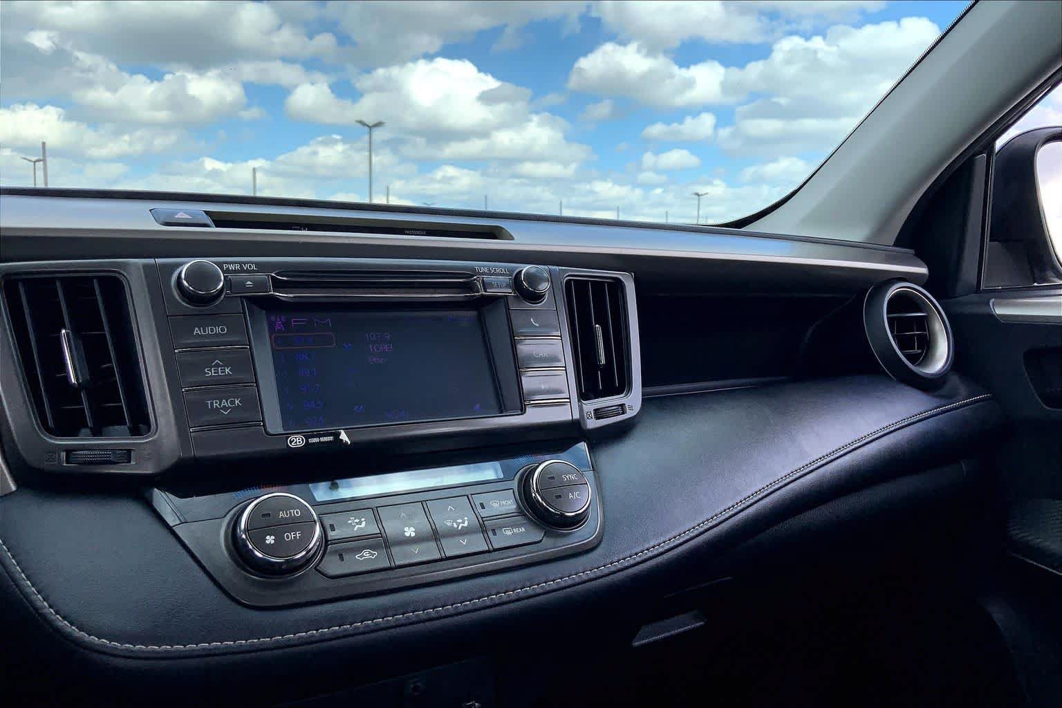 Used 2013 Toyota RAV4 XLE FWD image 35