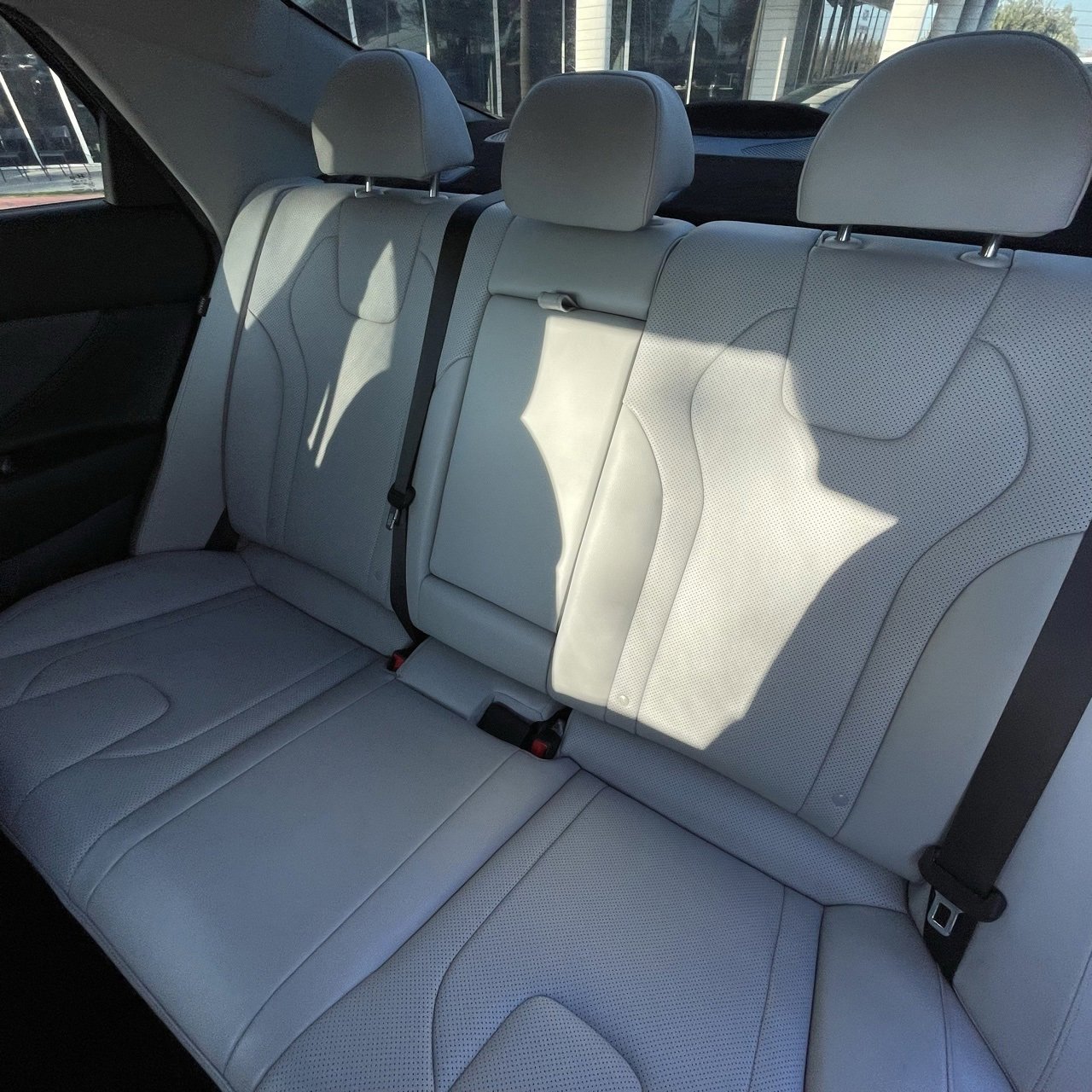 Used 2025 Hyundai Elantra Limited image 23