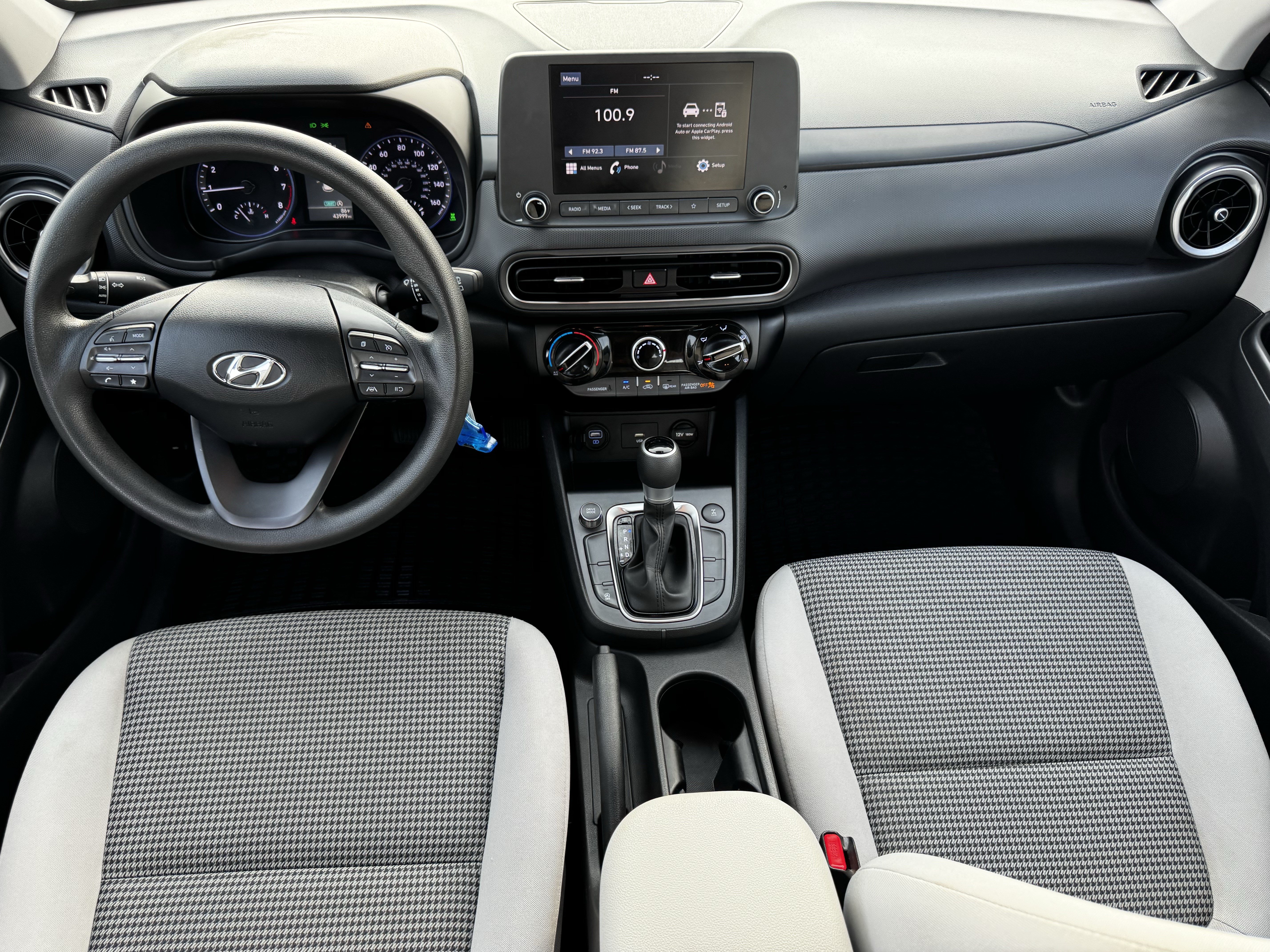 Used 2023 Hyundai Kona SE AWD/4WD image 13