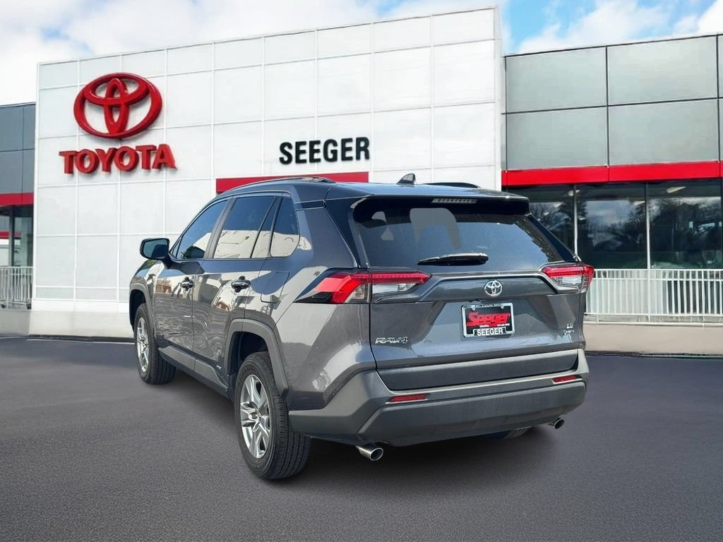 Certified 2025 Toyota RAV4 LE AWD/4WD image 9