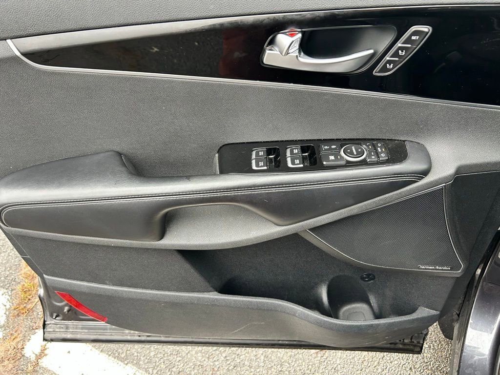 Used 2019 Kia Sorento SX image 19