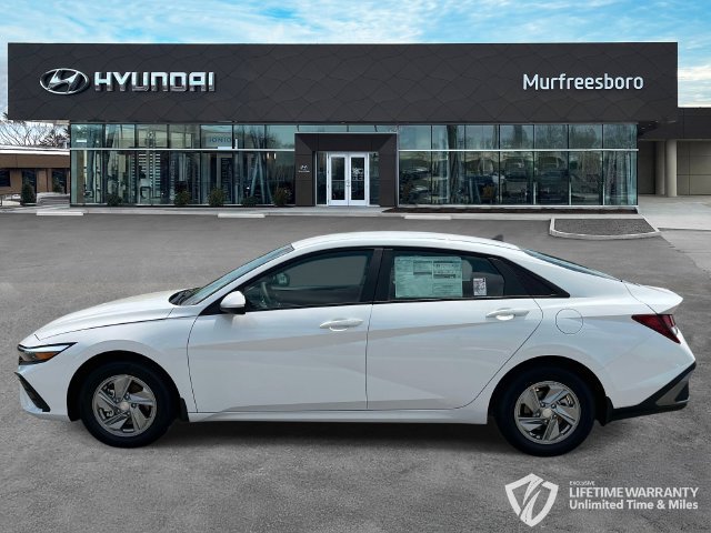 New 2026 Hyundai Elantra SE FWD image 8