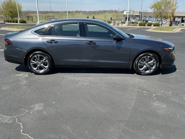 Used 2025 Honda Accord EX-L image 2