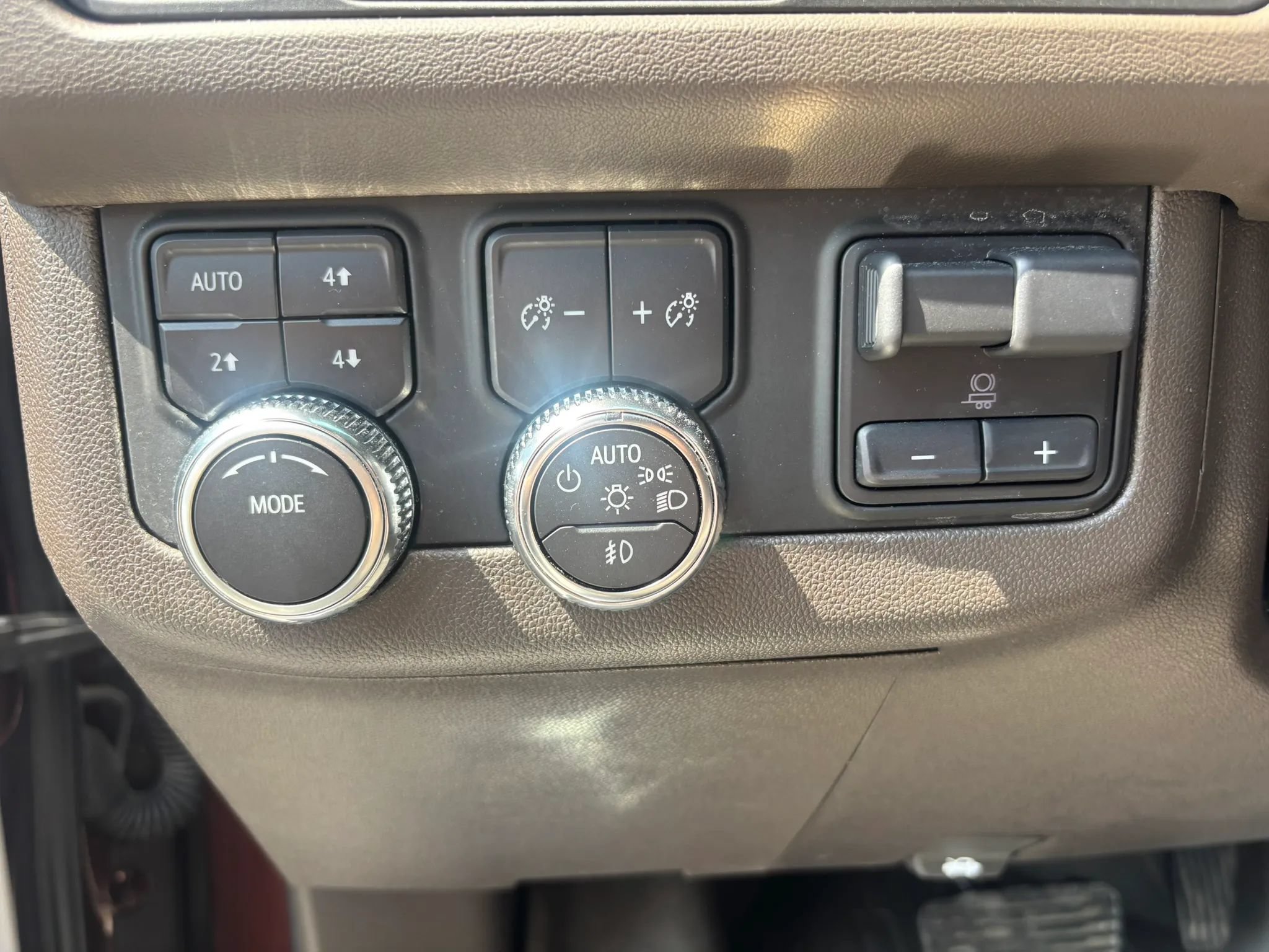 Used 2022 GMC Yukon XL SLT w/ SLT Premium Package AWD/4WD image 25
