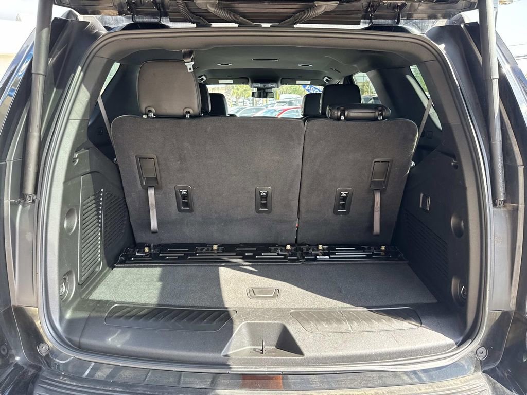 Used 2024 Chevrolet Tahoe LT RWD image 9