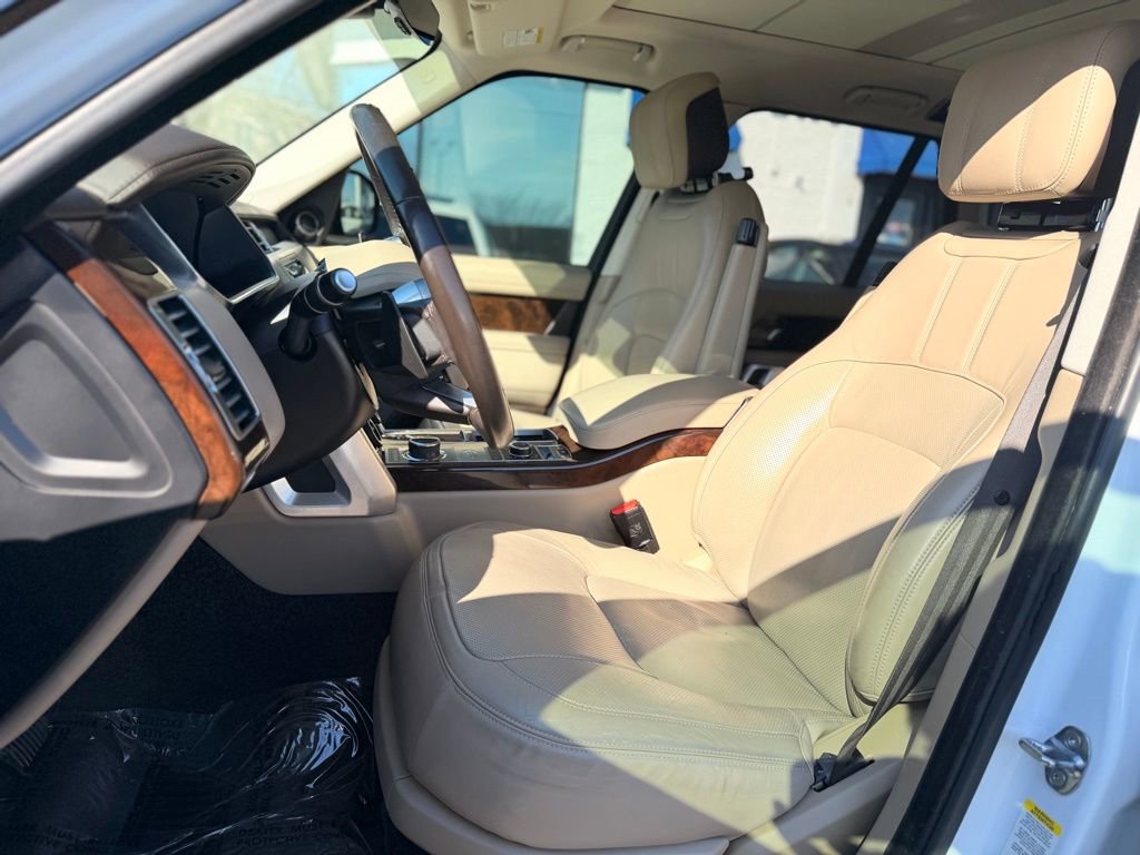 Used 2018 Land Rover Range Rover HSE image 12