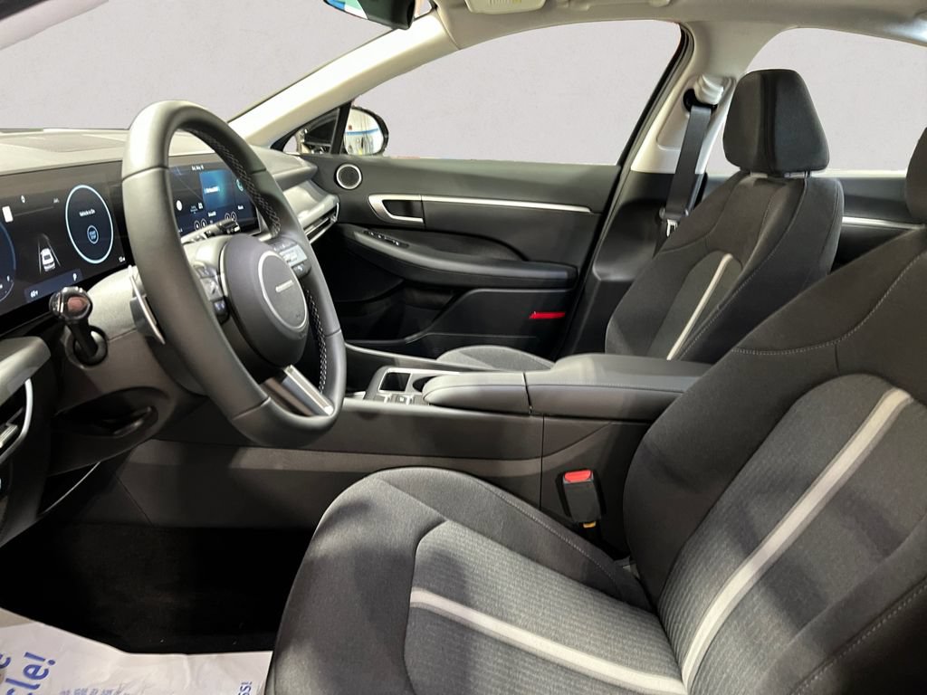 Certified 2025 Hyundai Sonata SEL FWD image 9