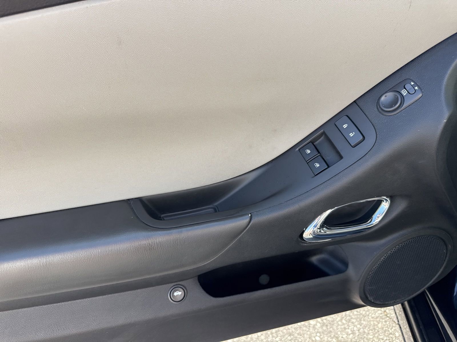 Used 2014 Chevrolet Camaro LS RWD image 12