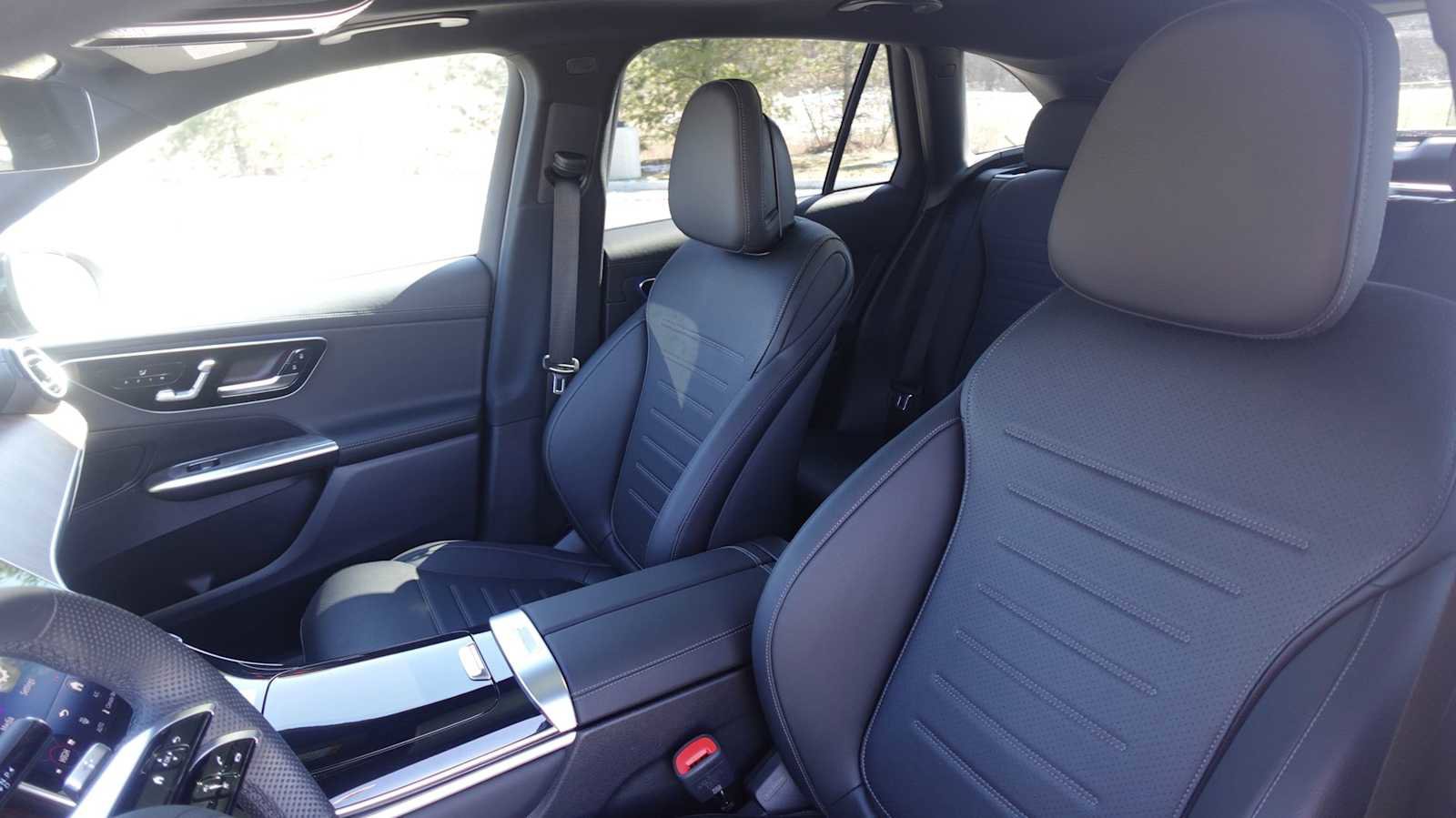 Used 2026 Mercedes-Benz GLC 300 4MATIC image 34