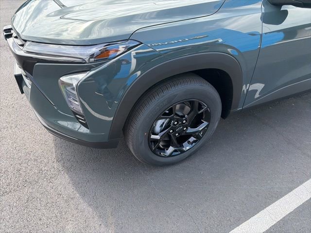 New 2026 Chevrolet Trax LT w/ Midnight Edition FWD image 4