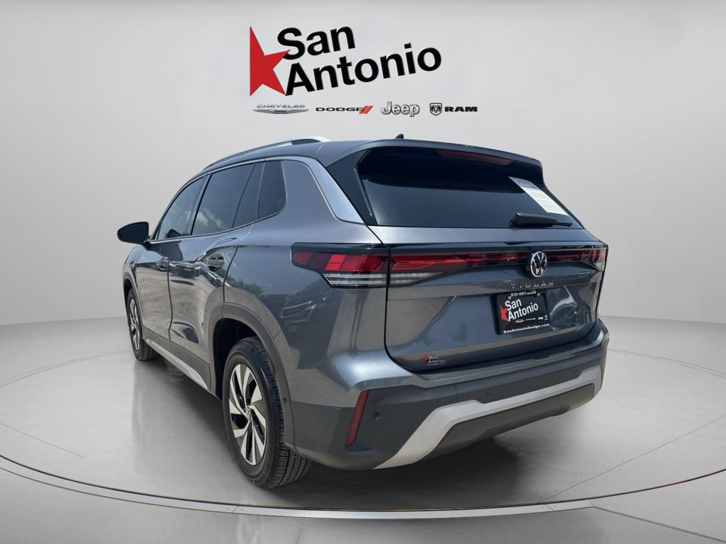 Used 2025 Volkswagen Tiguan S FWD image 11