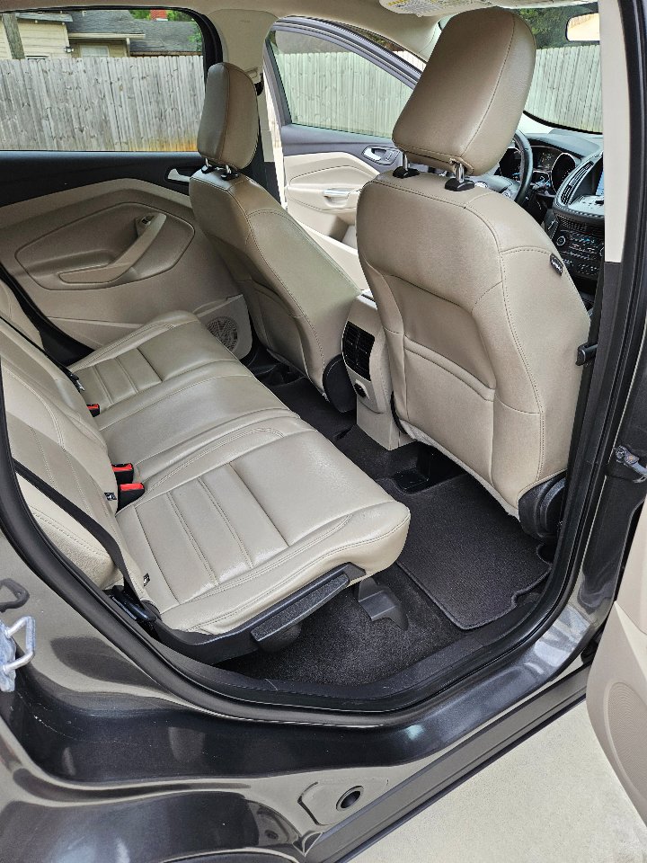 Used 2019 Ford Escape SEL image 11