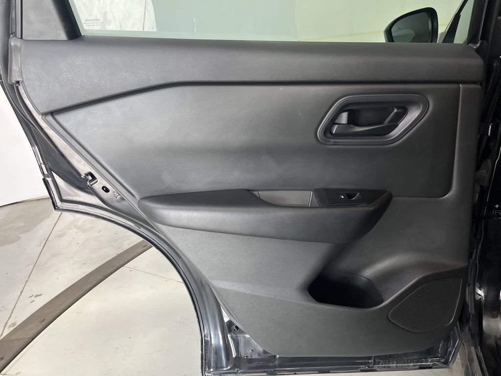 Used 2024 Nissan Rogue S AWD/4WD image 27