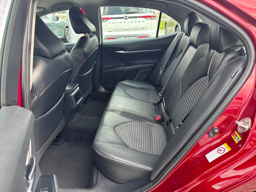 Used 2018 Toyota Camry SE image 24