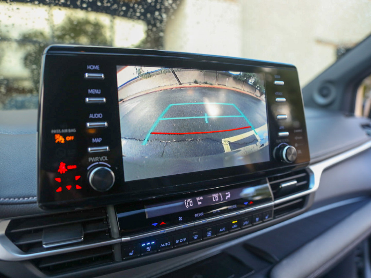 Used 2023 Toyota Sienna XSE image 27