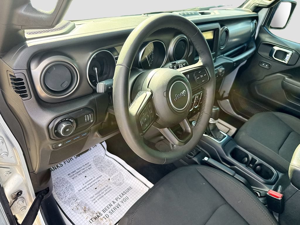 Used 2023 Jeep Wrangler Unlimited AWD/4WD image 10