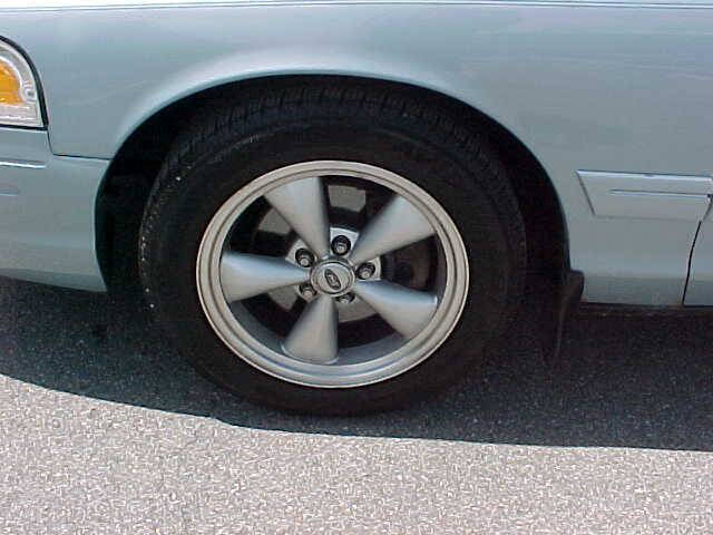 Used 2007 Ford Crown Victoria LX RWD image 40