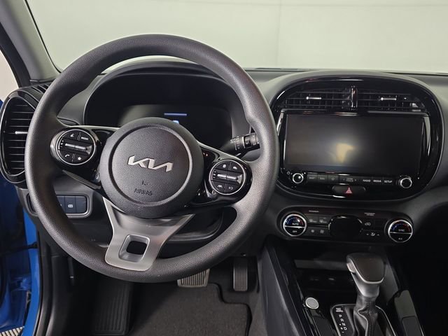 Used 2023 Kia Soul S FWD image 9