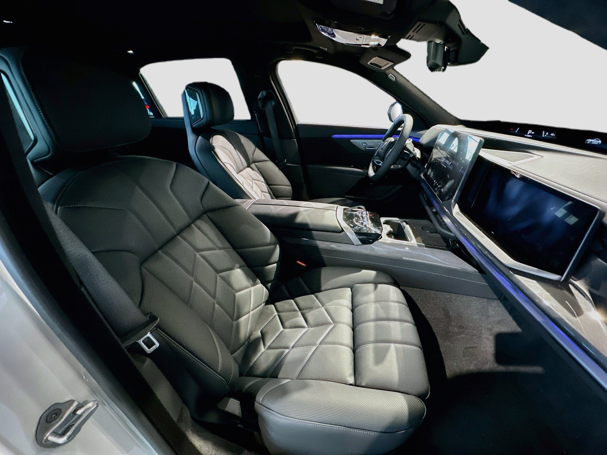 New 2027 BMW 740i w/ Executive Package RWD image 21