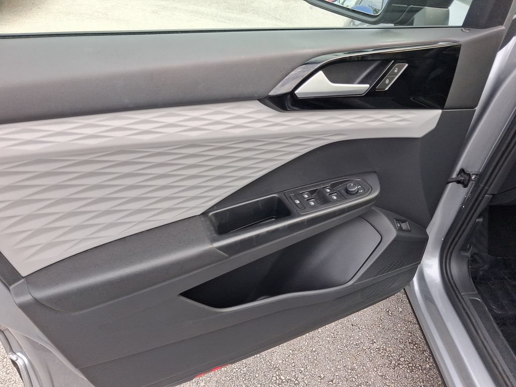 Used 2022 Volkswagen Taos S FWD image 15