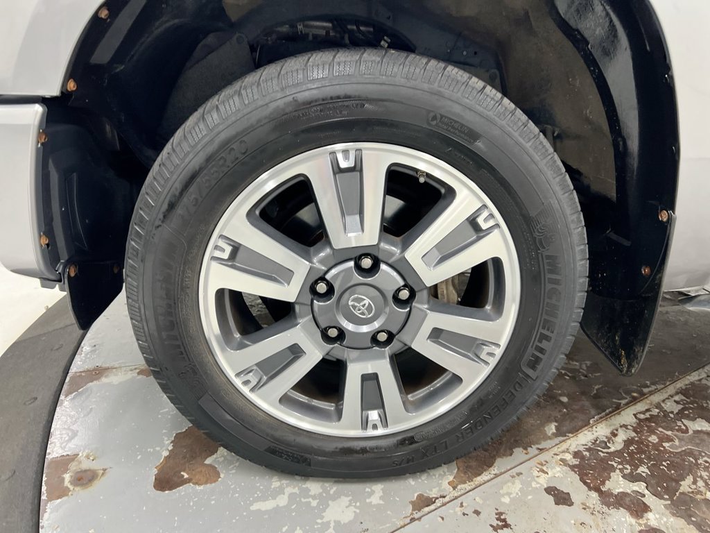 Used 2018 Toyota Tundra Platinum AWD/4WD image 27