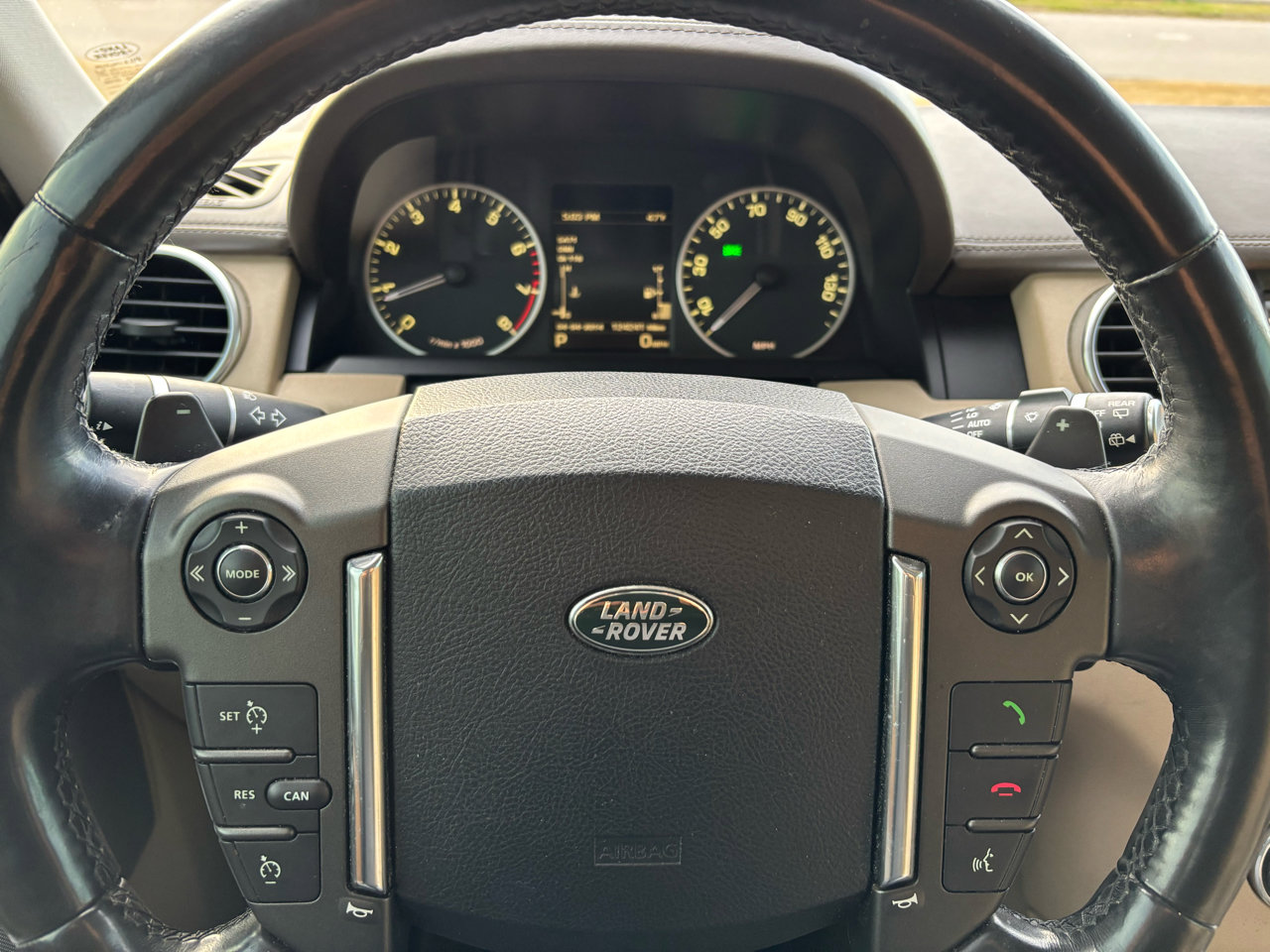 Used 2014 Land Rover LR4 HSE LUX image 15