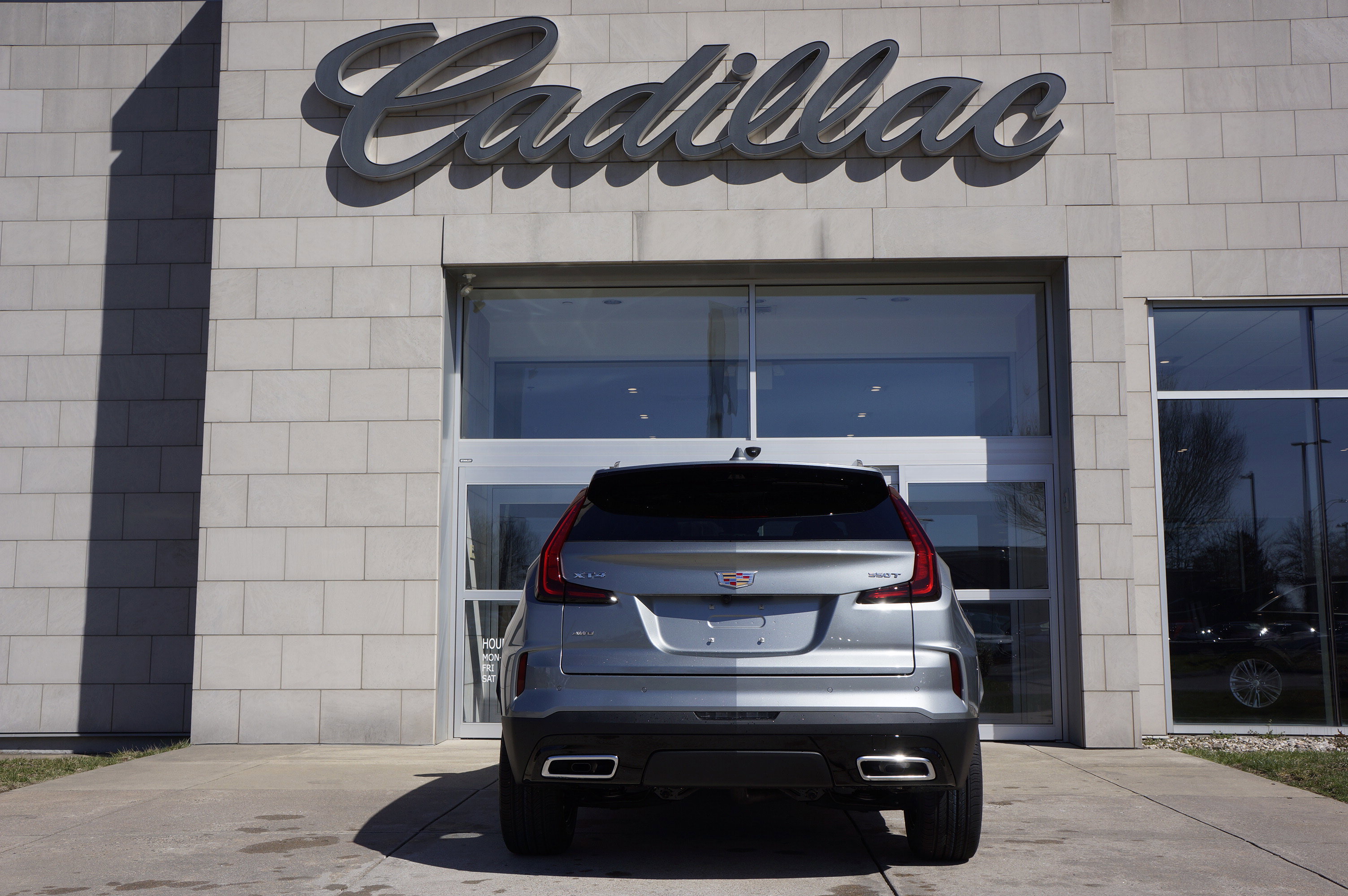 Used 2025 Cadillac XT4 Premium Luxury image 6