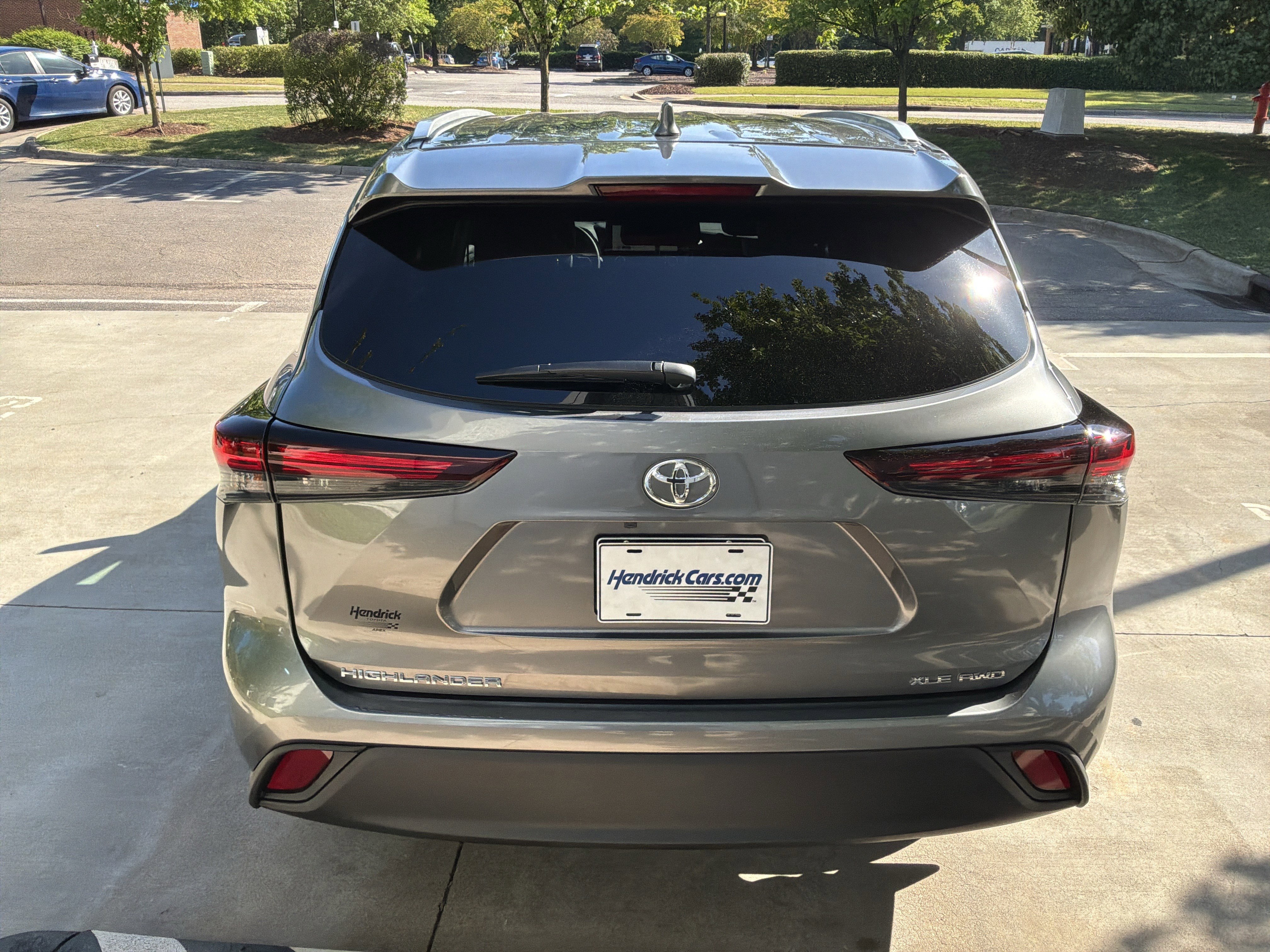 Used 2026 Toyota Highlander XLE AWD/4WD image 9
