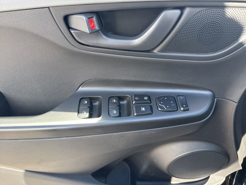 Used 2021 Hyundai Kona SEL w/ Cargo Package image 18