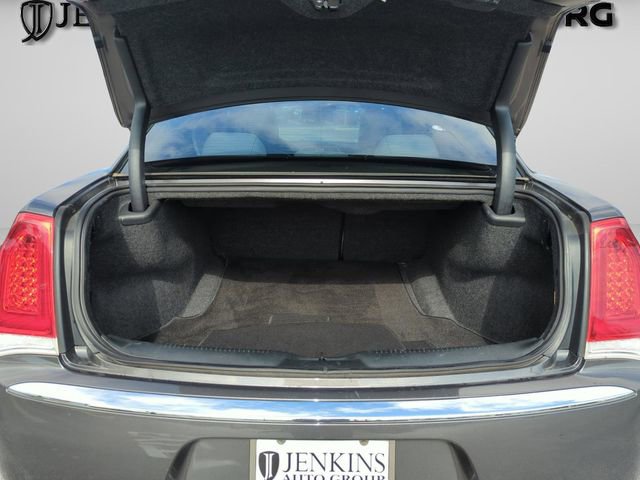 Used 2019 Chrysler 300 Limited image 19