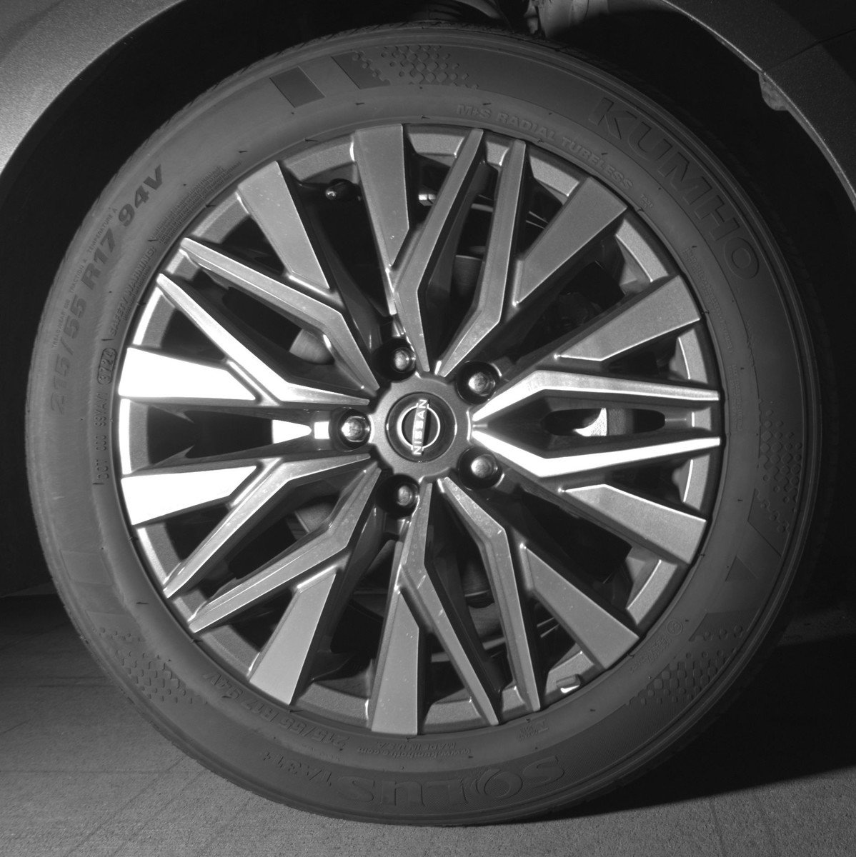 Used 2025 Nissan Altima 2.5 SV image 13