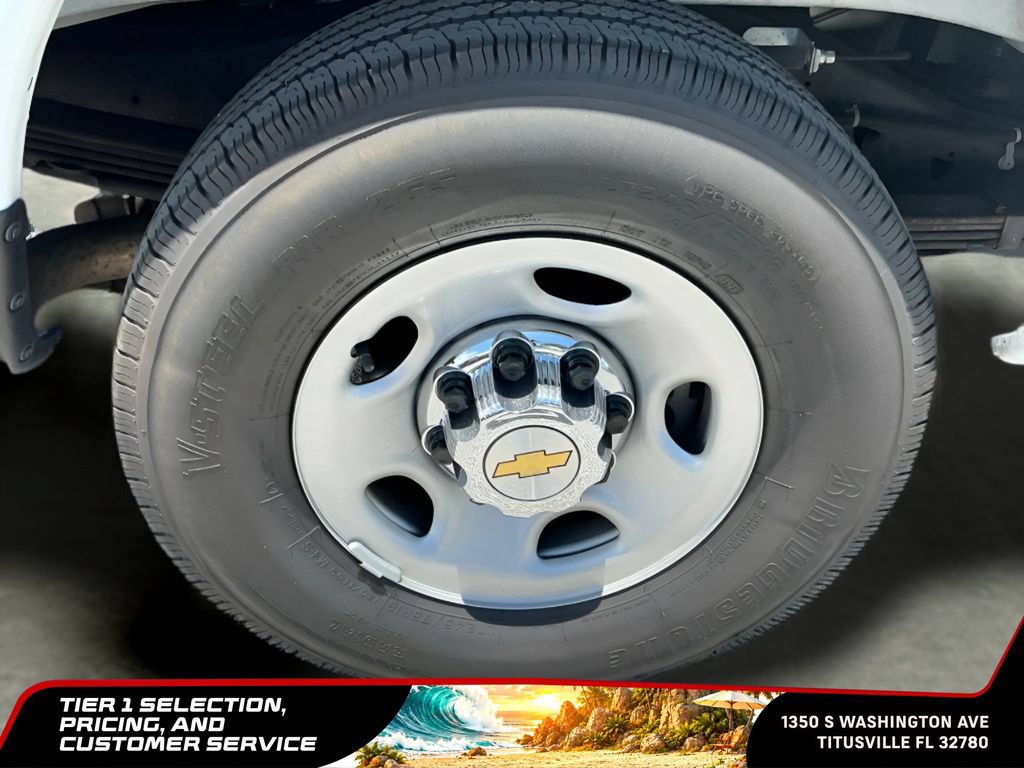 Used 2025 Chevrolet Express 3500 LT w/ LT Preferred Equipment Group RWD image 37