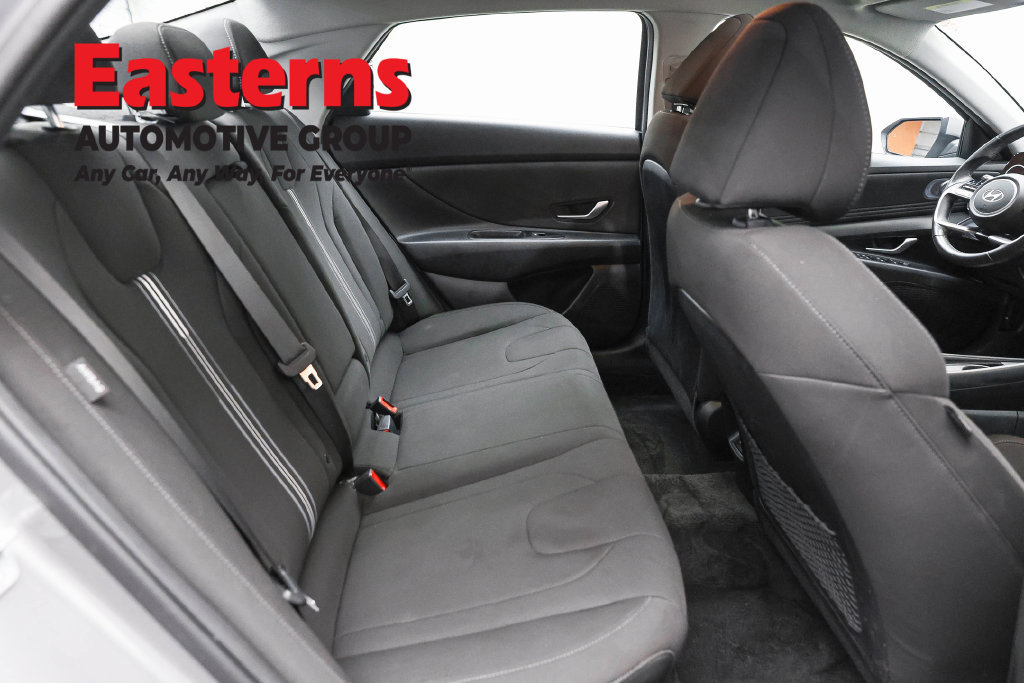 Used 2025 Hyundai Elantra SEL FWD image 25