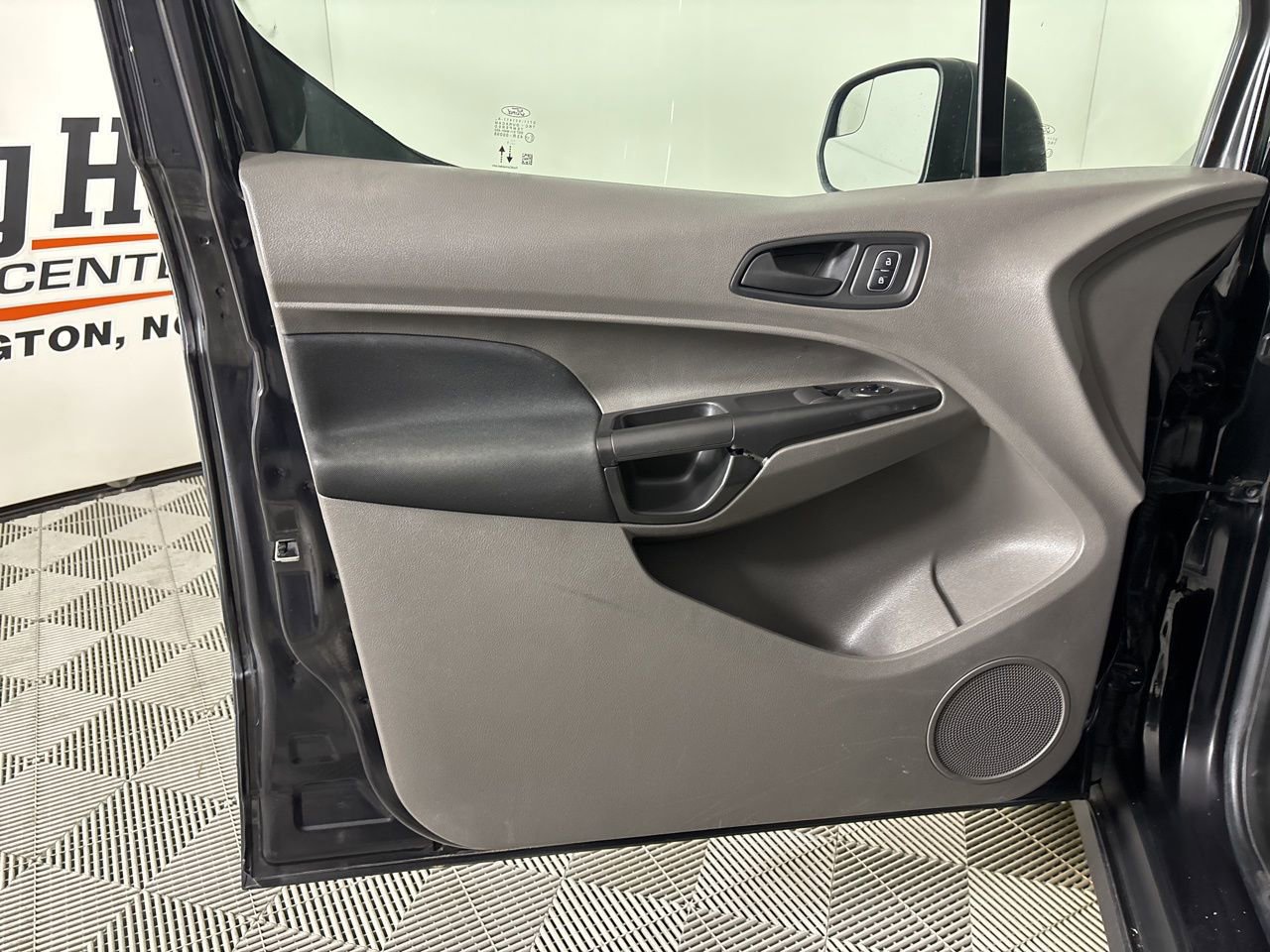 Used 2022 Ford Transit Connect XL image 7