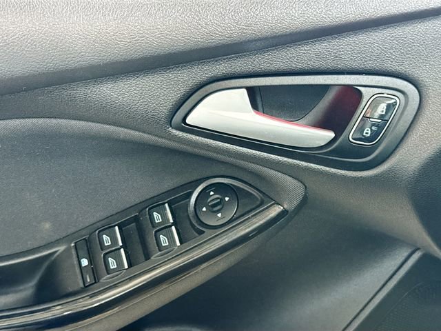 Used 2017 Ford Focus Titanium w/ Titanium Technology Package image 19
