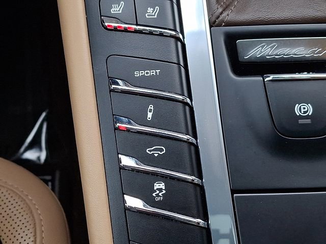 Certified 2017 Porsche Macan Turbo image 28
