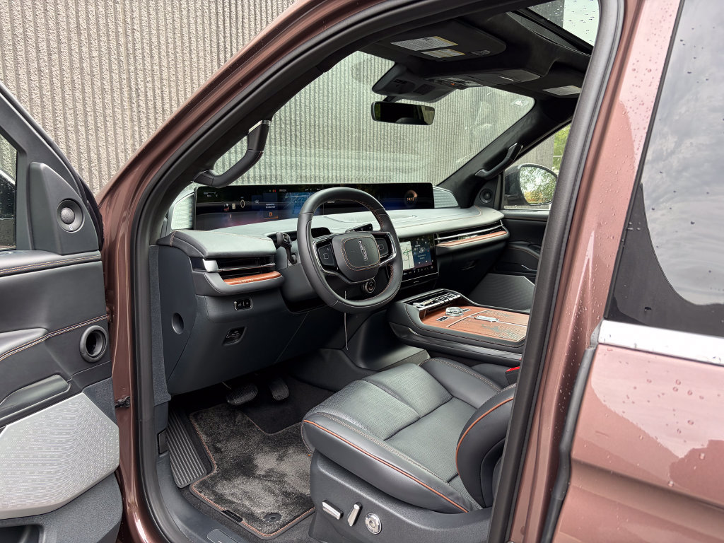 New 2027 Lincoln Navigator Black Label AWD/4WD image 10