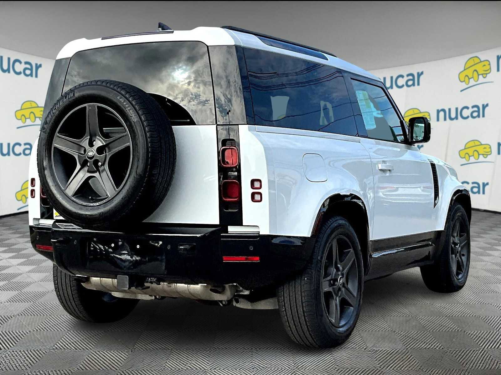 Used 2024 Land Rover Defender 90 X-Dynamic SE image 6