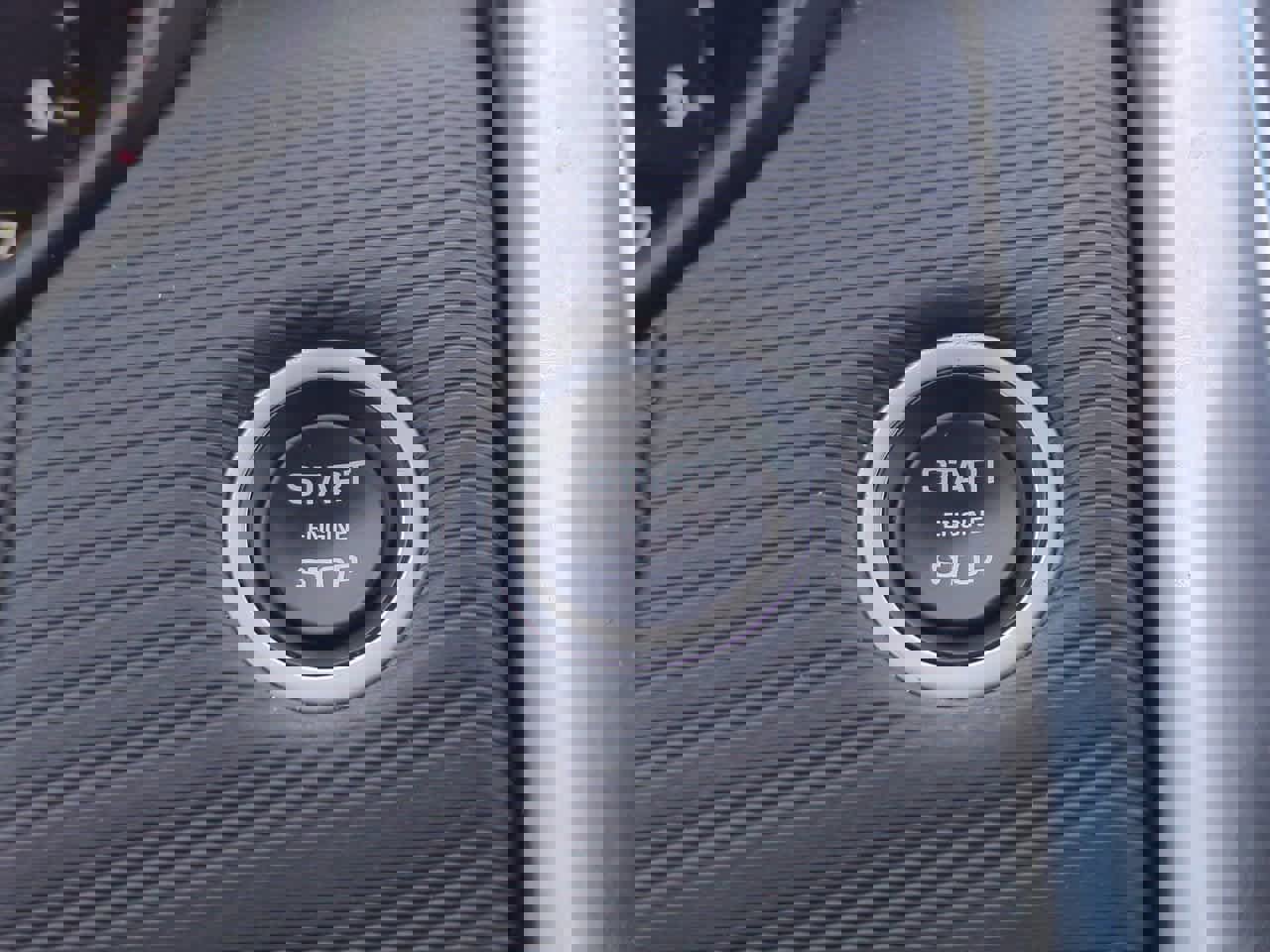 Used 2021 Land Rover Discovery S R-Dynamic image 28