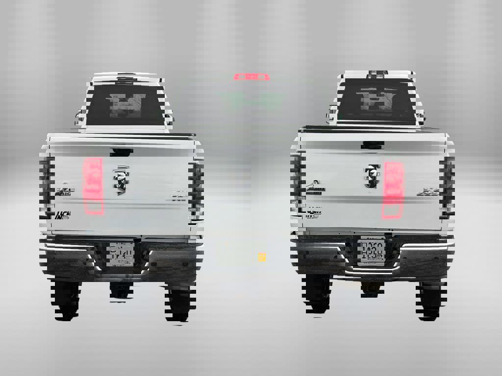 Used 2017 RAM 3500 Tradesman w/ Chrome Appearance Group image 3