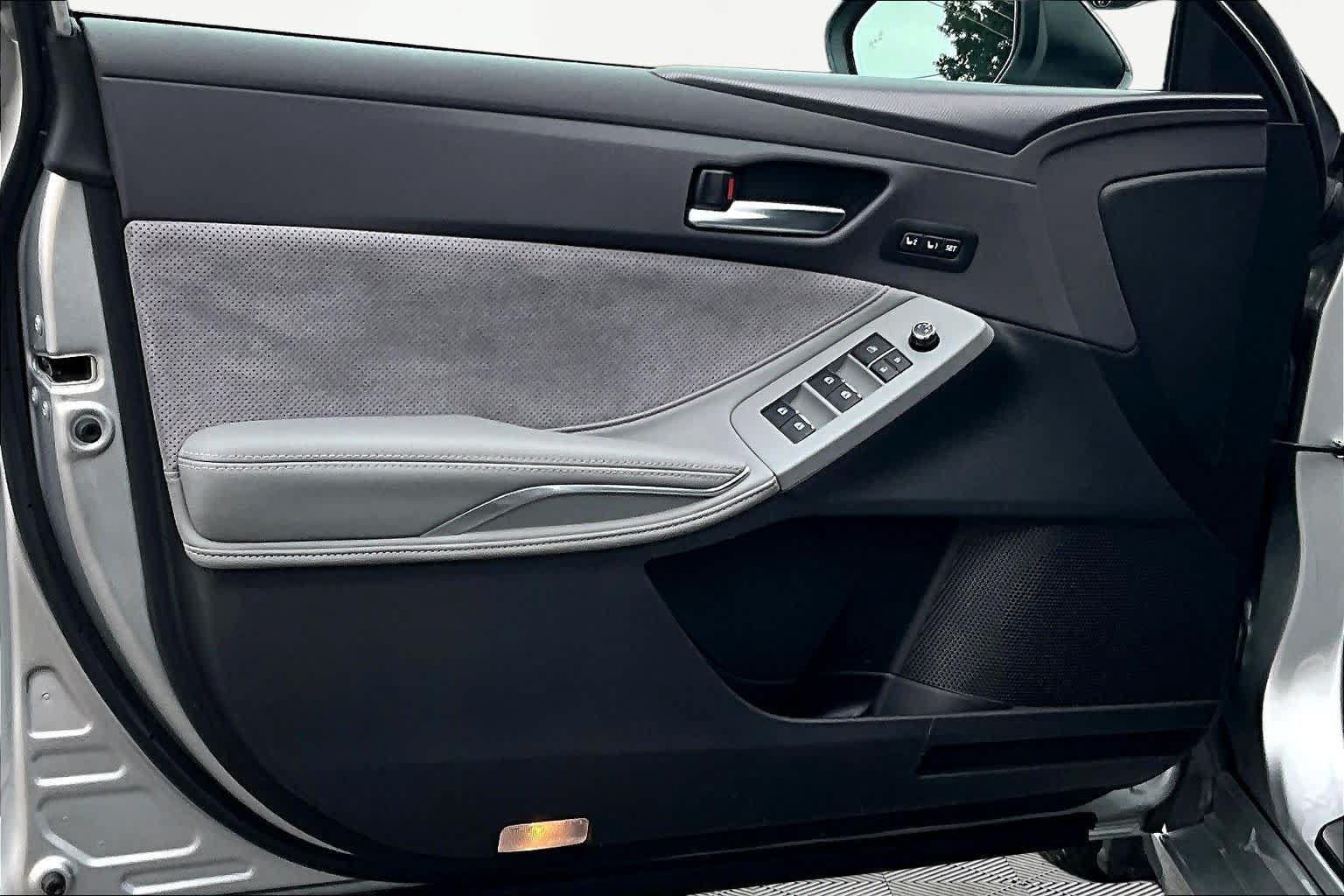 Certified 2019 Toyota Avalon Touring w/ Advanced Safety Package FWD image 22