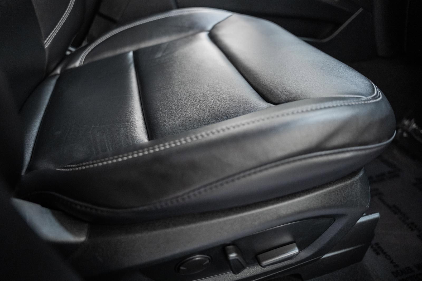 Used 2022 Ford Explorer XLT w/ Equipment Group 202A image 43