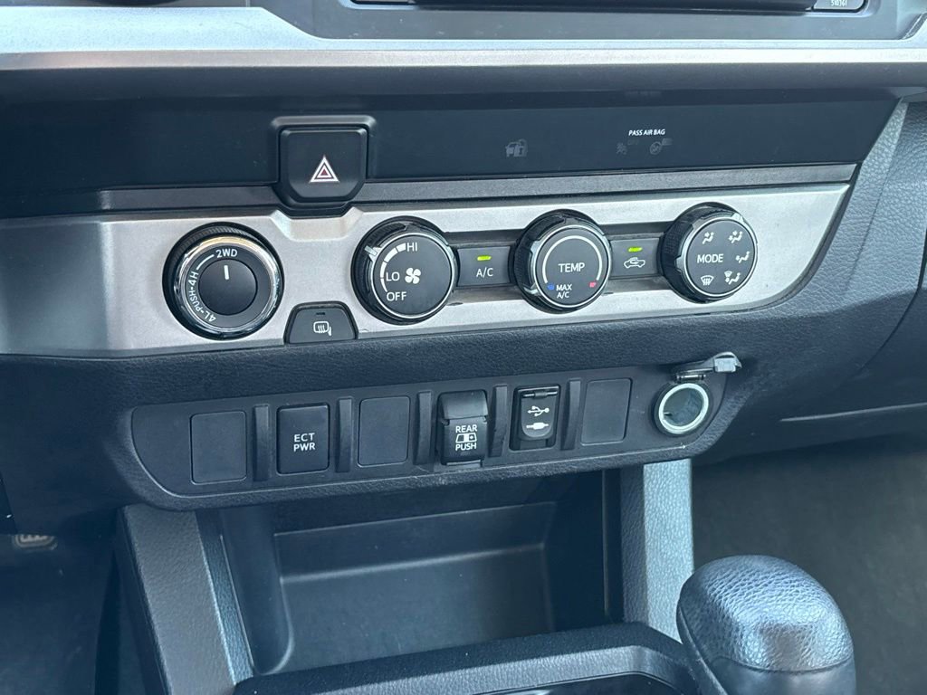 Used 2019 Toyota Tacoma SR5 AWD/4WD image 18